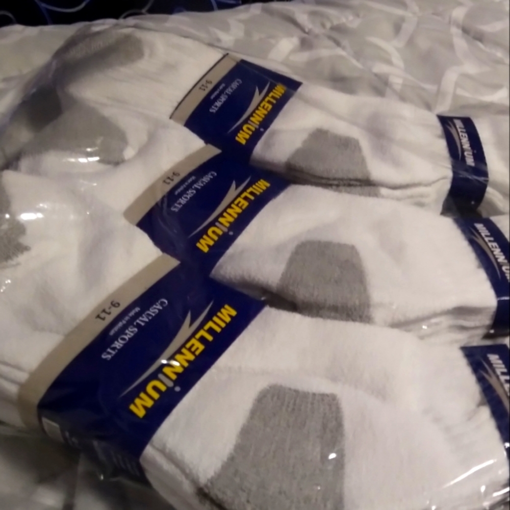 SOCKS Brand Men's Size 9-11 Wholesale Lot of 48 pairs